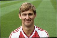 Happy 48th birthday to legend Tony Adams. 