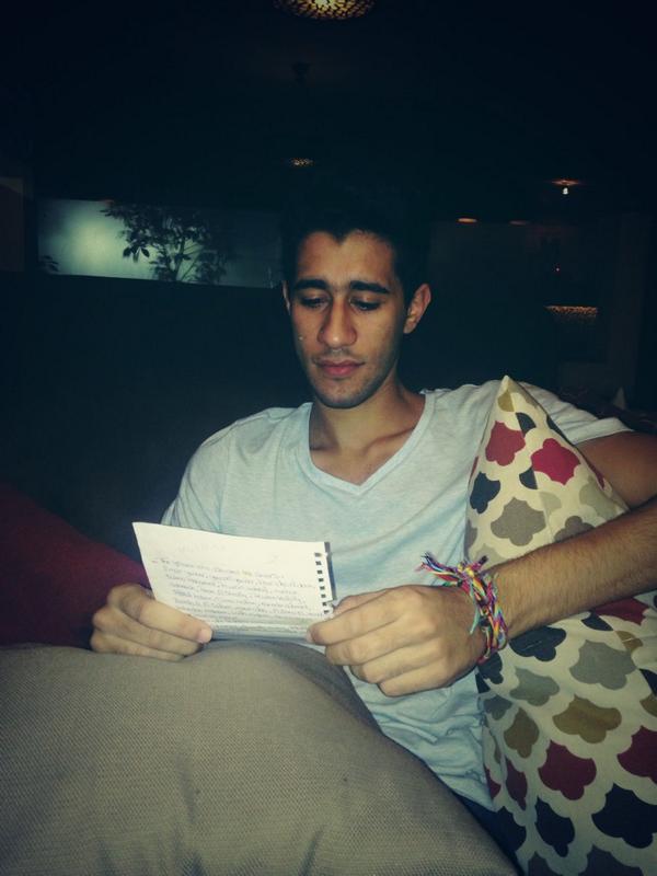 YoungPharoz's tweet photo. Ayman reading a fan's letter #YPians http://t.co/IFCy5ggm4v