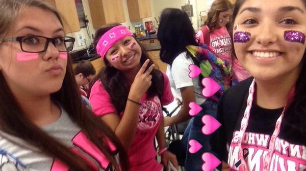 justiceuvega's tweet photo. #RiderNation #BeatBos #PinkOut2014 🎀💕 http://t.co/GBJdD269us