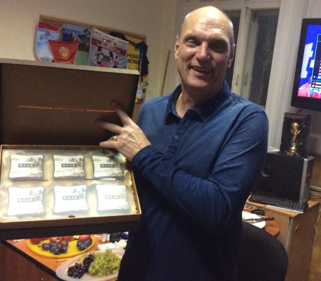 BzmHWG8IYAAq-cc.jpg:large