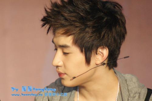 Happy Birthday to SJ-M maknae Henry Lau! God Bless you always <3 wo aini men <3  