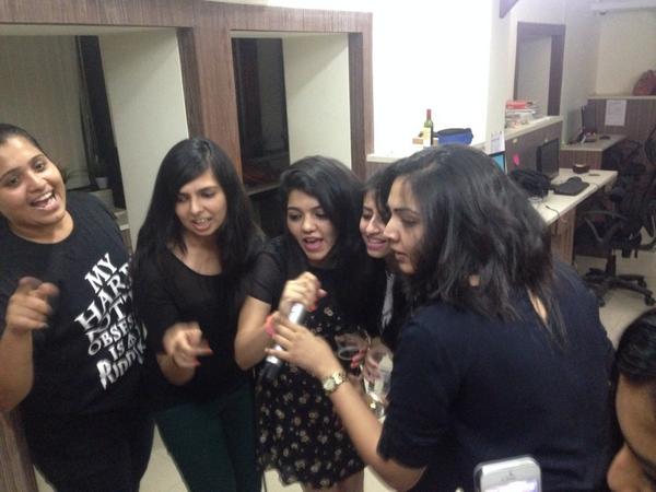 WeAreKinnect's tweet photo. Karaoke #kinnectfriday #excitement http://t.co/NN15UeeJRG