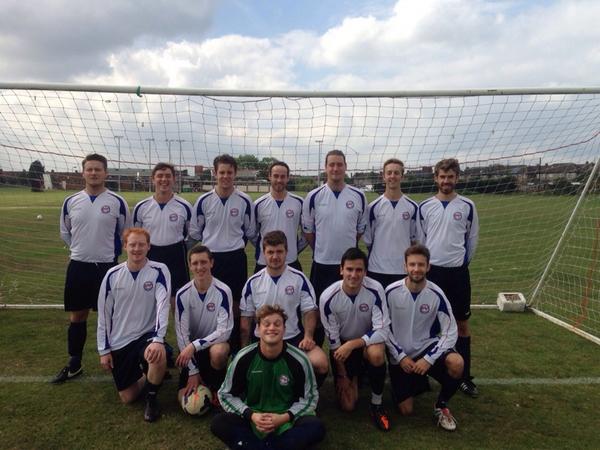 bradbuckle66's tweet photo. Bunch of misfits #oldEs http://t.co/ltKYdVudvM