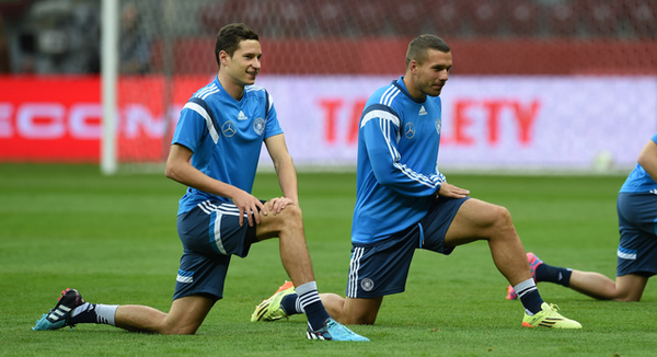 DFB_Team_EN's tweet photo. Here are a few more snapshots from today's final training session. #POLGER #DFBTeam http://t.co/ccJajoXWKd