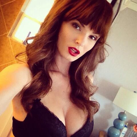 Red lips 💋 #friskyfriday @playboy http://t.co/pCyObeEJTK<a href="/tag/friskyfriday"class="tags">#friskyfriday</a><a class="tags" href="/tag/playboy">@playboy</a>