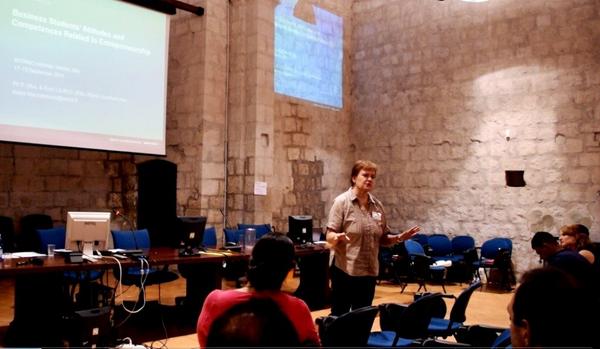 EUBioINNO's tweet image. Marja-Liisa Kakkonen on # EntrepreneurshipAttitudes&amp;amp;Competences @EUBIOINNO #CrashCourseTechnologyEntrepreneurship