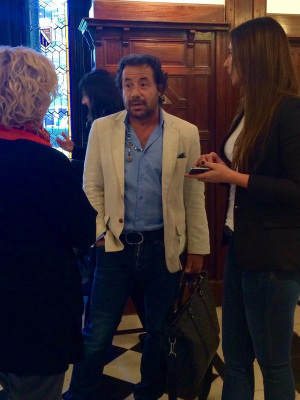 ucaecemdp's tweet photo. HOY a las18hs no te pierdas la charla magistral de Ricky Sarkany en la Universidad #CAECEWEEK http://t.co/vknN0kxWdk