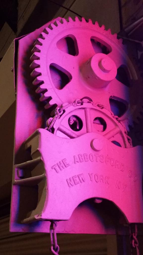 AubreyChipman's tweet image. Pretty accidental decor. Reminds me of Austin, TX #dallastechfest at #gilleys