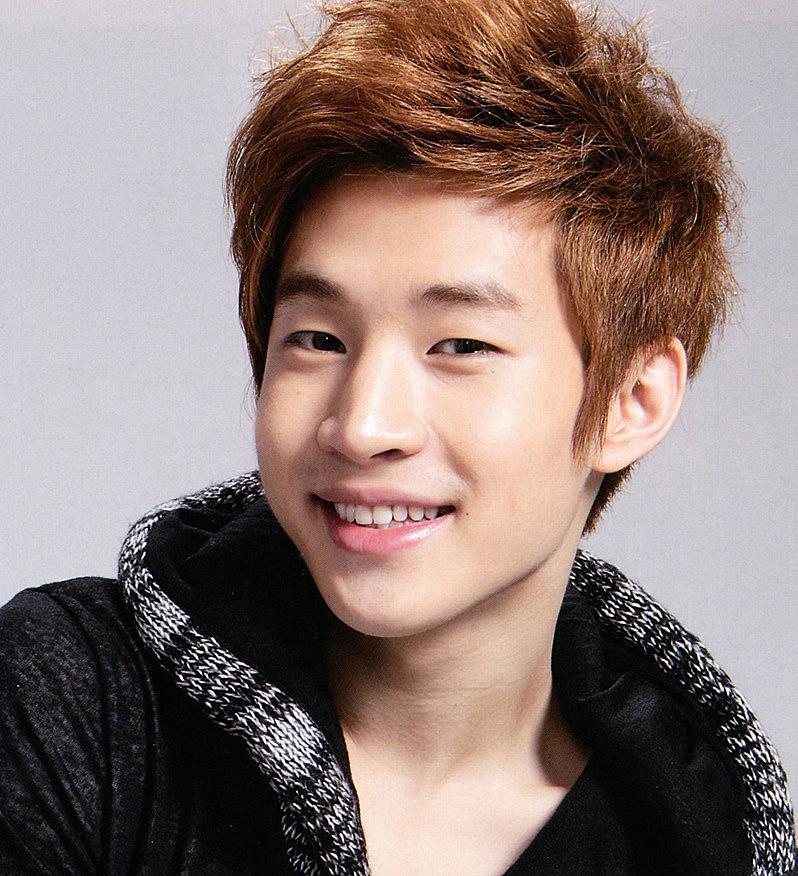 Happy Birthday Henry Lau!! A year ago your song "Trap" helped me get into Super Junior 