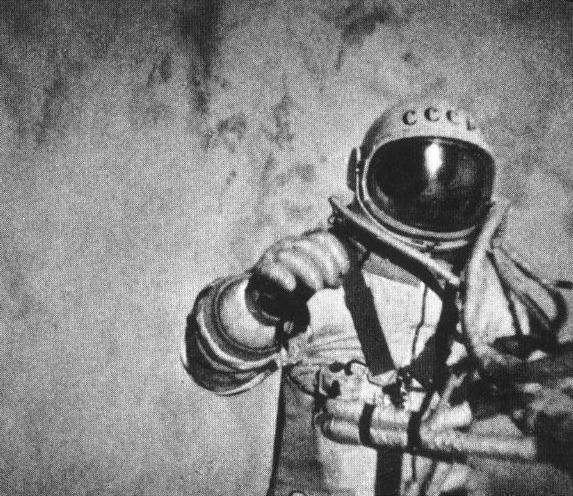 satproject's tweet image. First #Spacewalk Ever: In 1965 cosmonaut Alexey Leonov floated alone above Earth for the first time. #WorldSpaceWeek