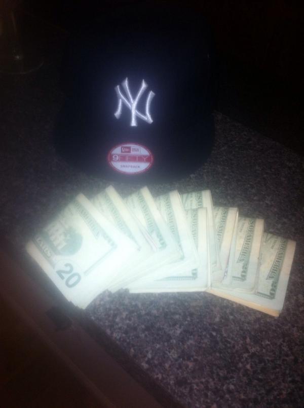 RICH_NUMBA's tweet image. #TrapLife 🏪🏦 #WireLife 📡📡📡📡 #RFM 💰💰💵💵🏃🏃