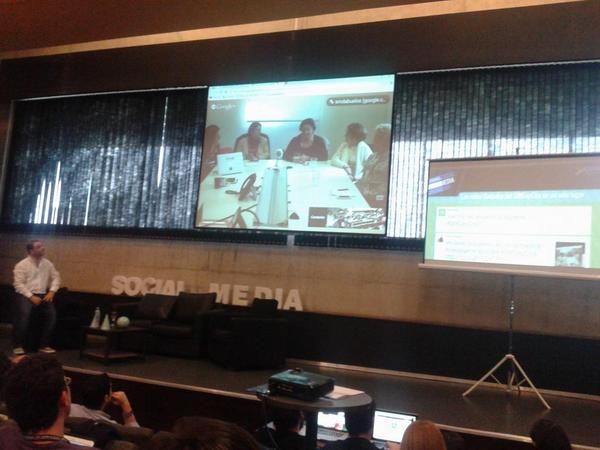 Abuelas googleras por Skype. Todo pasa en el #SMDayCba !! <a href="/LaSiglo21/">Universidad Siglo 21</a>