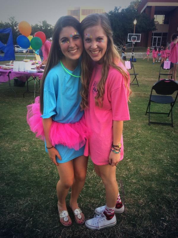 dayadair's tweet image. xl tshirts: the perfect day to night transition 😅 @emmapruitt95 @elizabethlaneg #kappakarnival