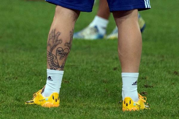 Quotes On Messi 在twitter 上 Maxifriggieri Diarioole Messi Adds A Heart And Wings Tattoo To His Left Calf Http T Co 4c8bfegcxk Twitter