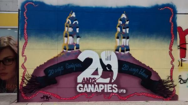 Ja estem preparats per celebrar els #20AnysGanàpies! 20 anys Ganàpies, 20 anys blaus! #jovaigdeblau #castellers #UAB