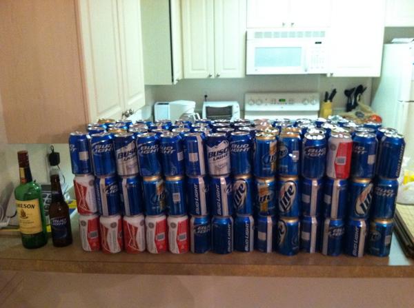 RemDogg11's tweet photo. @ZackBoyes @msommer35 @tjn159 our room junior year #168beers #plusJMO #memories http://t.co/xbqxzE593P