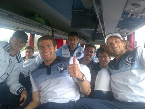 BochiLicht's tweet photo. Rumbo a Victoria. Vamos Lobo! Vamos la banda! @gimnasiaoficial http://t.co/8kJRiQI5CC