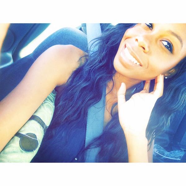 My smile is big 😁 but my heart is bigger 💓 #CheesyCaptions #iDontCare #PostiveVibesAllAround 😘
