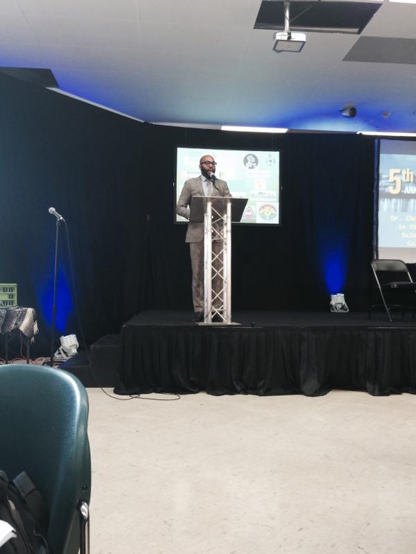 mosaic2g2's tweet image. @Chris emdin kicking knowledge and truth #hiphoped #dropscience #teachingwithpurpose