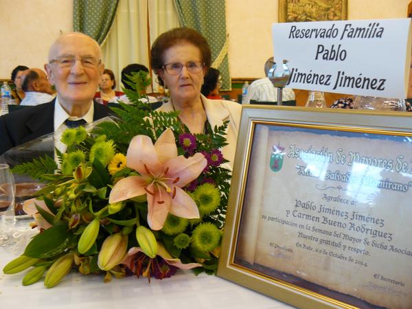 JamonesRute's tweet photo. Homenaje al fundador de Jamones Rute http://t.co/iXHFV9oKaJ