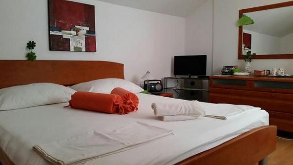 hostels247's tweet photo. #Guesthous Ana in #Dubvonik is an ideal base for #holiday offers all the comforts of home http://t.co/ggSU2tIR5e http://t.co/z1LoQYxc2F