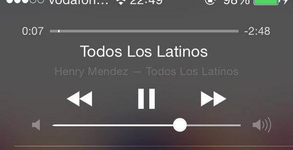 mer_benito's tweet photo. Esta canción es muy Morta's Kelly el día de la revel @kekiita18 @paulasalcines @marr_hf #SiTuTaOnFireLasManosArriba 🔝 http://t.co/VDzQZeYiZD