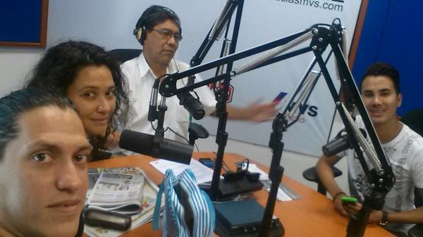 elcherrymx's tweet photo. Entrevista para @mvsradio #Veracruz #MicroTeatroVer http://t.co/pGOfuRfs3H
