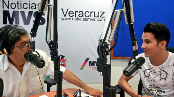 elcherrymx's tweet photo. Entrevista para @mvsradio #Veracruz #MicroTeatroVer http://t.co/pGOfuRfs3H