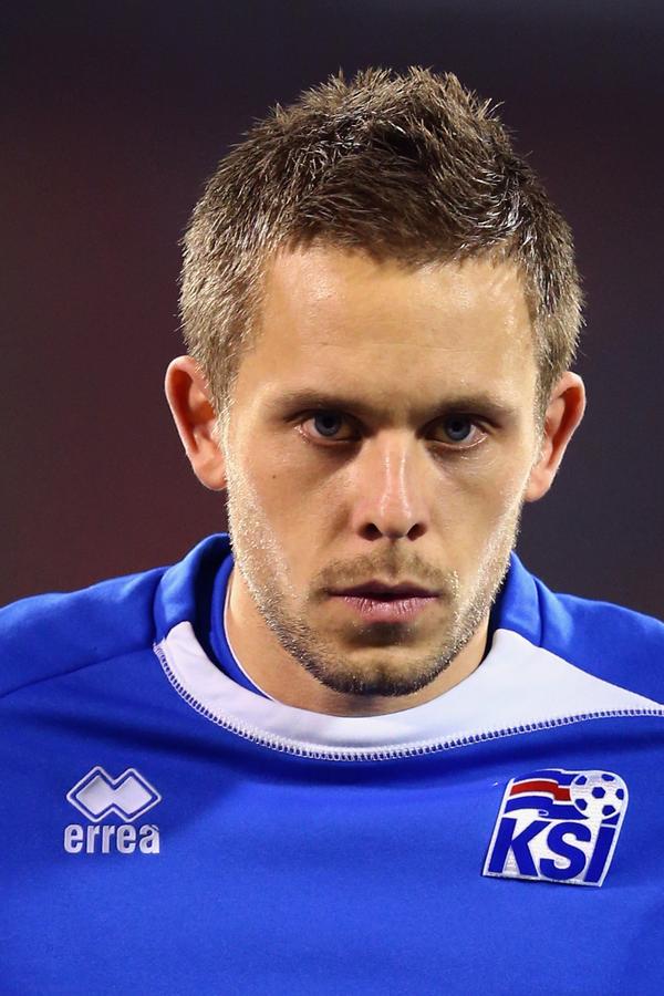 GOAL OF THE NIGHT: RT if this effort from Gylfi Sigurðsson was your favourite. Watch here: bit.ly/1yiefTA