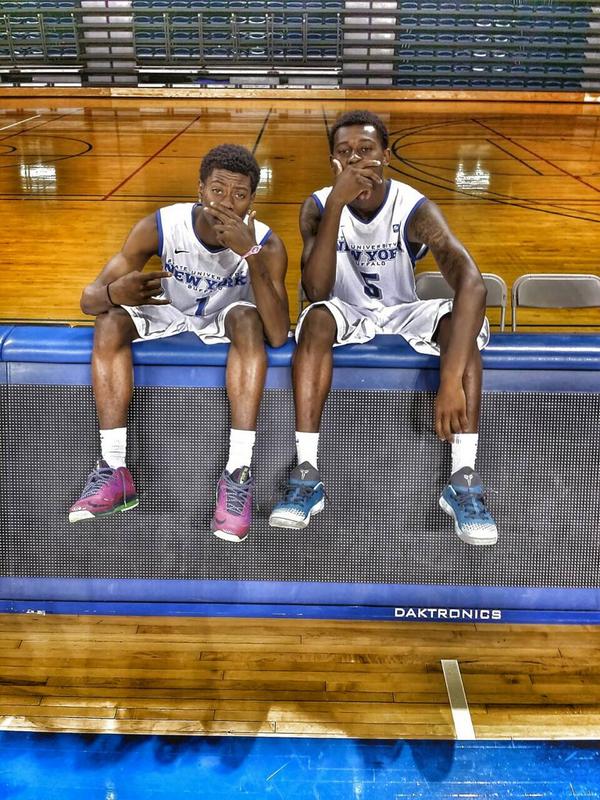 MD__04's tweet photo. Media day with bro 👃👈😈 #slimeee http://t.co/Nhav6mezNz