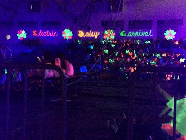 sam__blank's tweet photo. In love with our school spirit #cshsdoesitbetter #neonassembly http://t.co/VUZwrd7K99