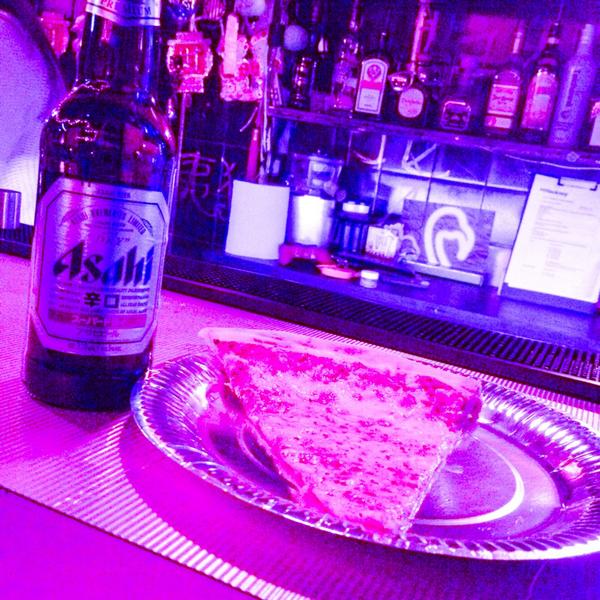 WAHNAILS's tweet photo. We got free pizza at our party 🍕🍕🍕🍕🍕🍕🍕🍕🍕 #bleachbar @BLEACHLONDON http://t.co/xfOcQvXwHr