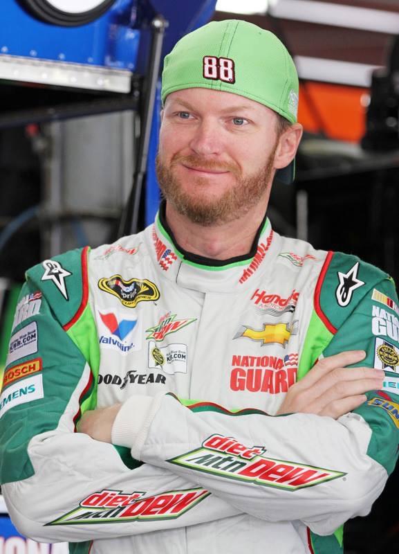 Happy birthday to my favorite nascar driver Dale Earnhardt jr. 