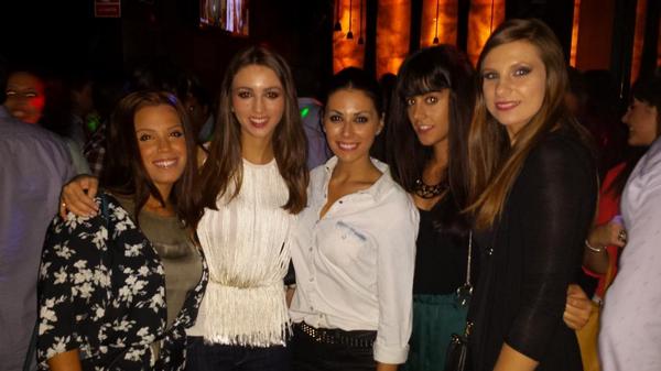 SandraMorgaG's tweet photo. Con mis bailarinas!!!😍😍😍 @Mcarmen_ibaf @isamb18 @vir_serrano @Virgi5111 http://t.co/QPw0RINJPS