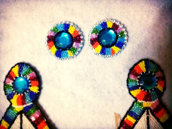 stacykeele1's tweet photo. Beautiful set of beaded hair ties with matching earrings! Asking $200.00 #native #beadwork #powwow #forsale http://t.co/YCIzTNOYKQ