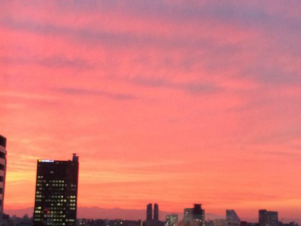 wakoringo's tweet photo. 昨日の空きれーだったー
福岡帰れるのかT_T台風大丈夫なんだろうか〜 http://t.co/ucrpyRdTJo