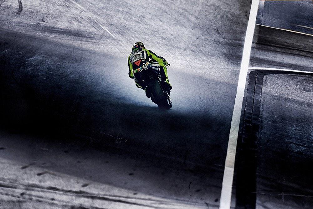 ValeYellow46's tweet photo. Circuito di Motegi,Giappone
Venerdi,prove libere
Sotto il tunnel
Primo scatto @GigiSoldano http://t.co/aa9hq3P5TS