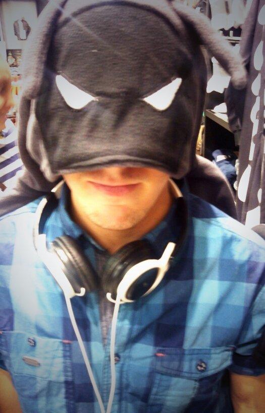 Mariochisburger's tweet photo. Nananananana subnormaaaal *subnormaaaal...* #BatPija #BatPuta #DolorUghAnal comedme la polla, soy Batman http://t.co/V8xjXFnuOP