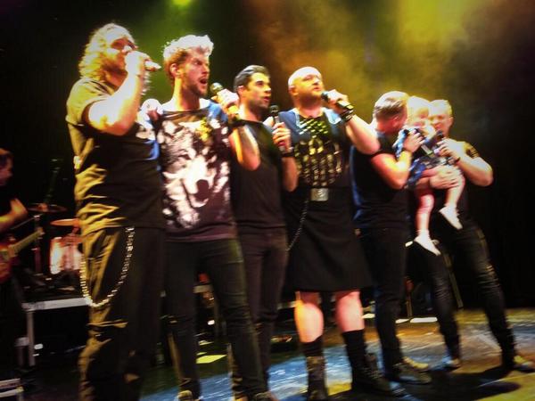 dairichardslv's tweet photo. One of the best gigs this year...tonight was awesome... Having lily on stage was just amazing too #FirstLadyOfRock http://t.co/AuWRgzaw2Z