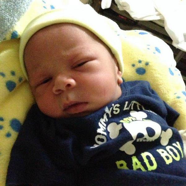 YanelBarbie's tweet photo. No me importa lo que hablen de tiii eres el bebe mas Hermoso que existe Aparte del Mio Y Yo Soy Tu tiaa y punto loveu http://t.co/xuJxHWYzRG