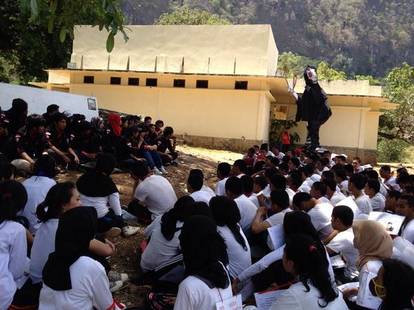 perkenalan dari <a href="/ElektroUnifa/">HME UNIFA</a> #bostek'14 #teknikKUASAI