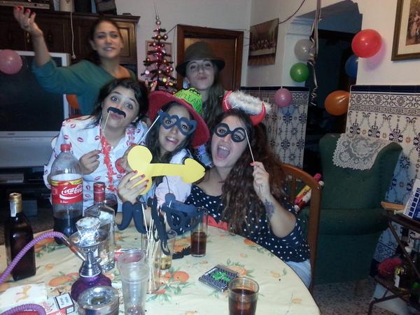 VickyZabala3's tweet photo. @ZaiPg @nereaescacena @susanaSLG  @MonicaMora91 #evita no nos hace falta nadie más! #ole http://t.co/n7iUmA8cbM