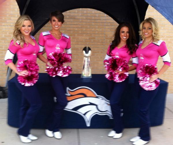 DBC_SophiaG's tweet photo. Just hangin' w/our fabulous friend Lombardi πππ#WhenInBroncosCountry @DBC_EmilyG @DBC_Katherine @DBC_Brittany http://t.co/uKhjZsCqGA