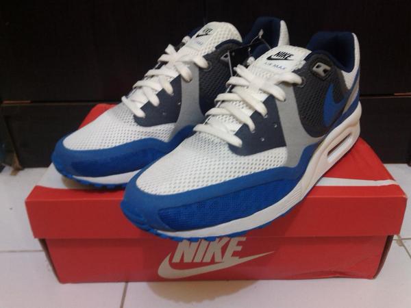 VRVstore's tweet image. Nike Airmax Light breeze size 9us/42,5 idr 800k exclude ongkir. Cp cek bio @SneakickSS @kickSolution