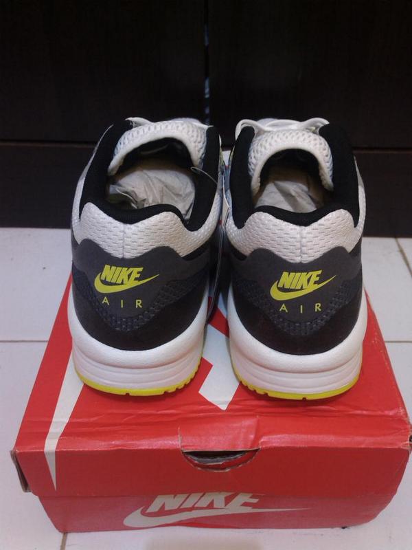 VRVstore's tweet image. Nike Airmax Light breeze size 8.5us/42 idr 800k exclude ongkir. Bisa cicil ke @kickSolution @ShoesAndCare