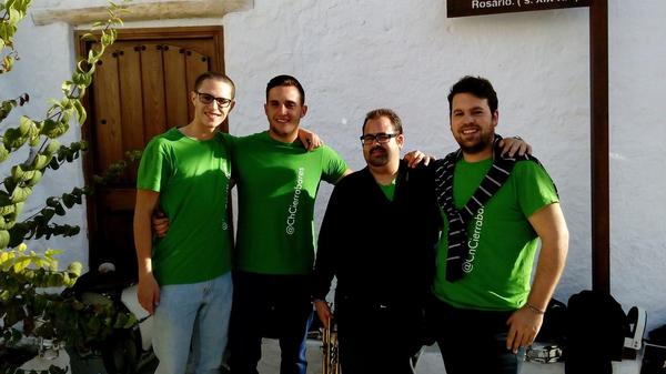 paquitogovi's tweet photo. @LuisMSalaverri @jcarmelojimenez @VictorBuenoPer1 @ChCierrabares  Esa trompetería con clase!!! #hermanos http://t.co/VWhb98kvaA