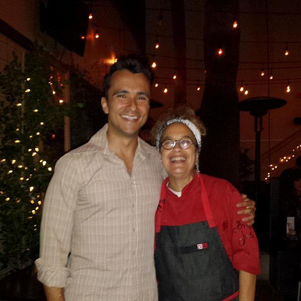 TheYumYumFoodie's tweet photo. Thanks for stopping by the table to say hi #chef. Dinner at @mudhentavern was awesone. @susanfeniger #susanfeniger http://t.co/Won3OMXHv7