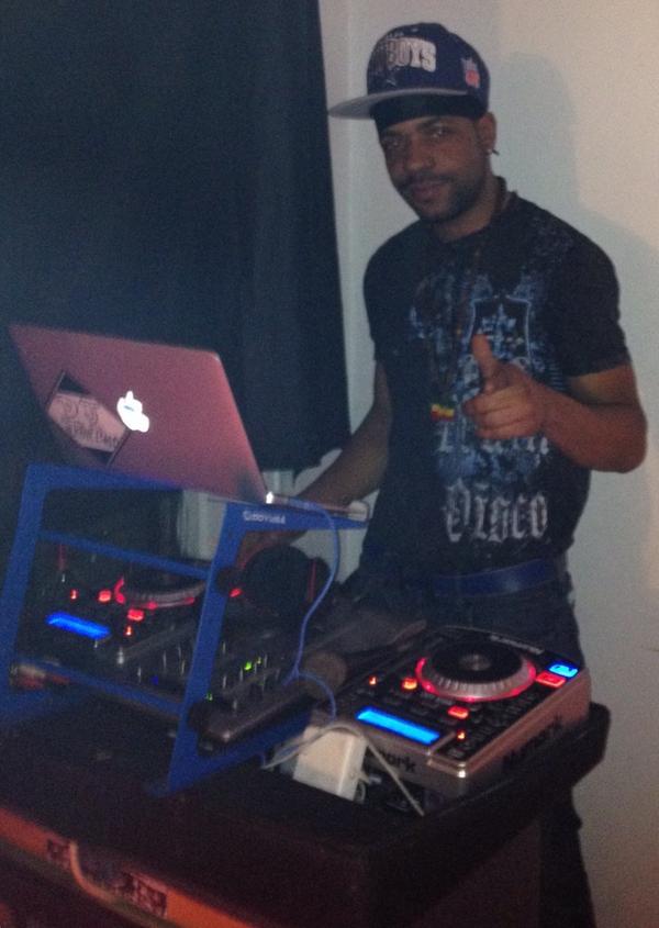DJJoeDan's tweet photo. PRIVATE Stripper party turn up. #DJJoeDan #FearLessSound #ShellShell http://t.co/mvdKyW9C0i