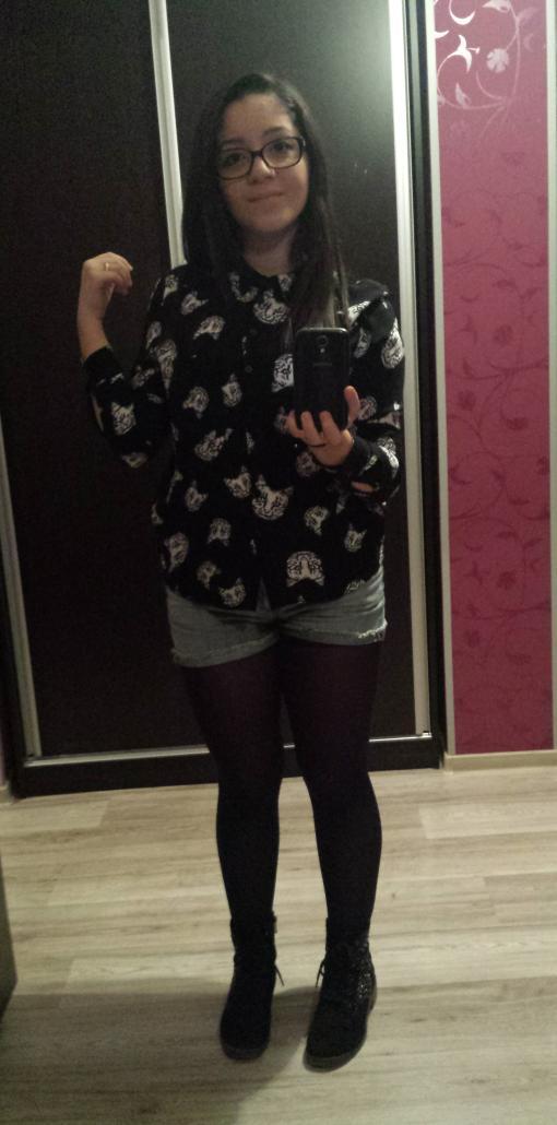 ErikaHyuga's tweet photo. It's just me, it's just me
Me and my broken heart...
❤❤ http://t.co/NRhZEqJlqJ