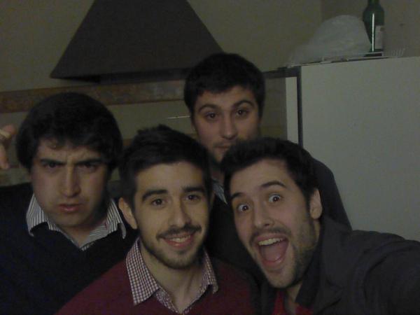 atiortiz's tweet photo. Con la bandaaa http://t.co/jN6ZePwuLd